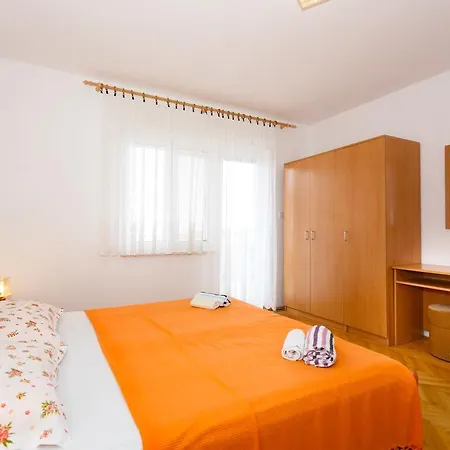 Apartment Nevenka Krk Town Exterior photo