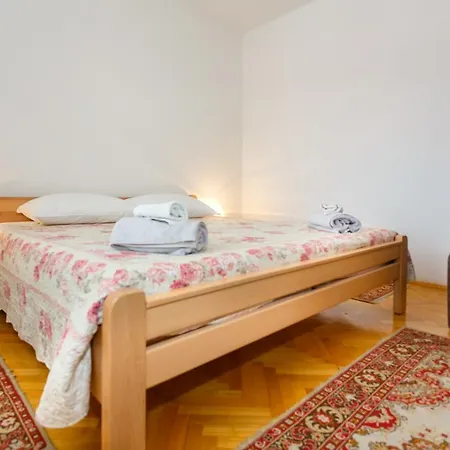Apartment Nevenka Krk Town Exterior photo
